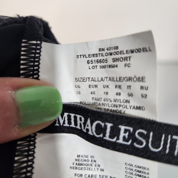Miraclesuit Swim Shorts, Size 16 - Picture 3 of 7